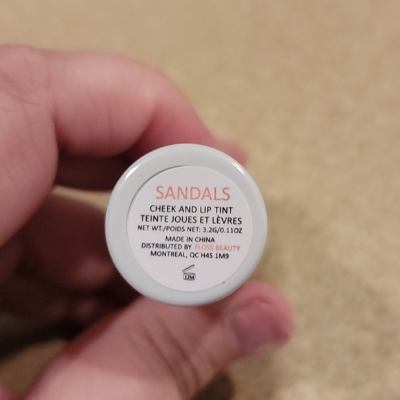 Floss Beauty The Concierge Cheek & Lip Tint - Picture 6 of 6